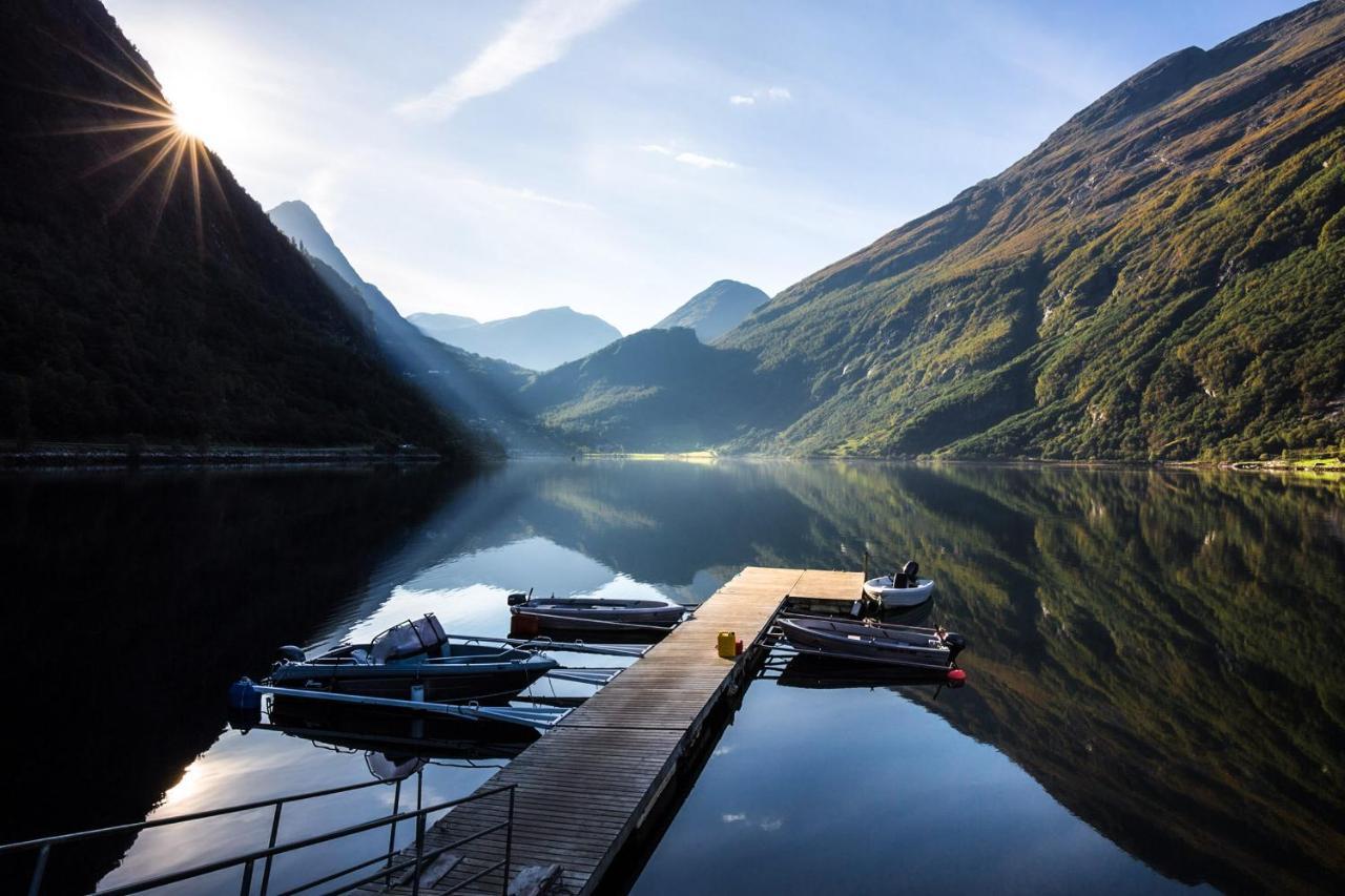 Geirangerfjorden Feriesenter Hotel Exterior photo