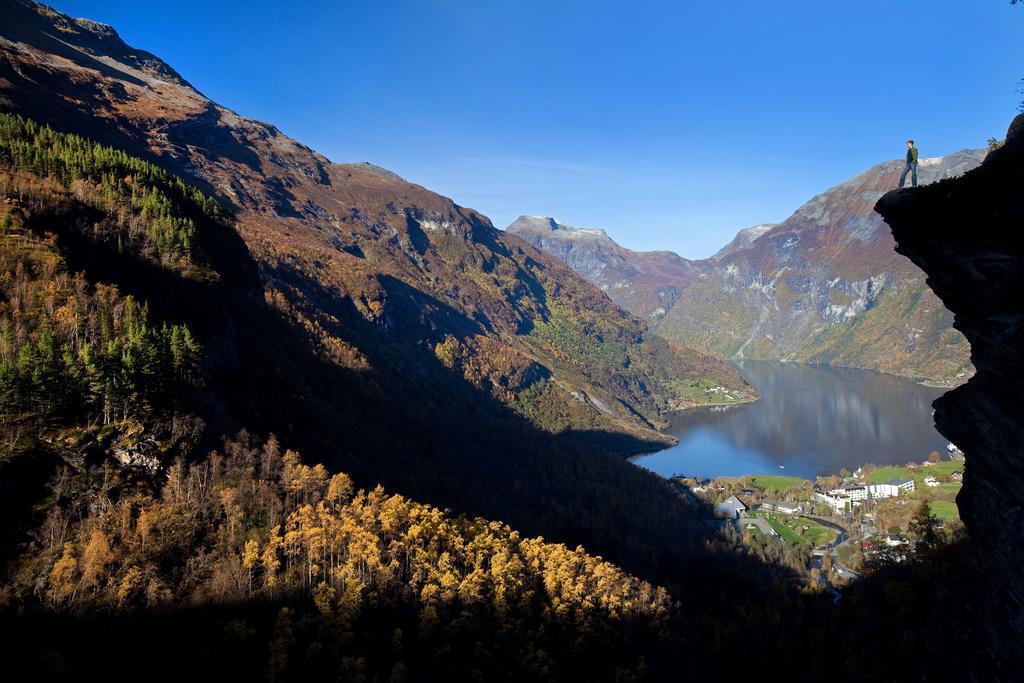 Geirangerfjorden Feriesenter Hotel Exterior photo